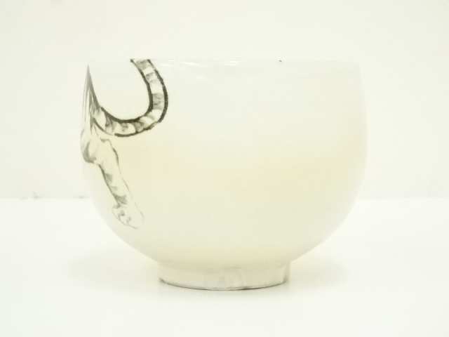 道具 ] - 道具 京焼 通次阿山造 粉引虎茶碗（共箱） | ネットショップ